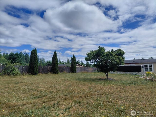 134 St Lawrence Drive, Onalaska, WA 98570