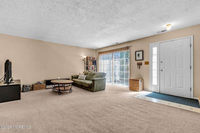 28 Madison Court, Tinton Falls, NJ 07712
