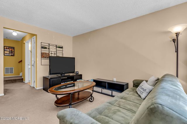28 Madison Court, Tinton Falls, NJ 07712