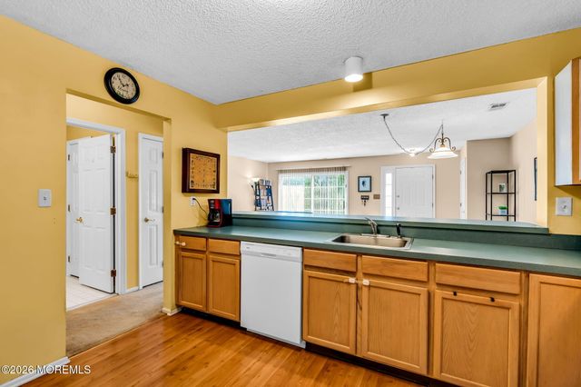 28 Madison Court, Tinton Falls, NJ 07712