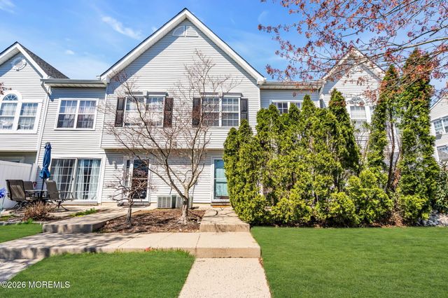 28 Madison Court, Tinton Falls, NJ 07712