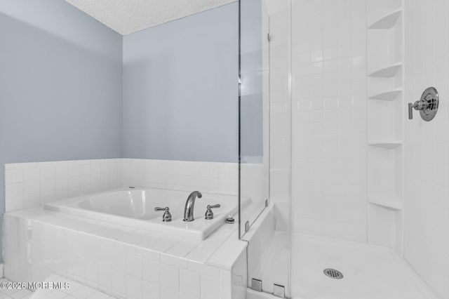 28 Madison Court, Tinton Falls, NJ 07712