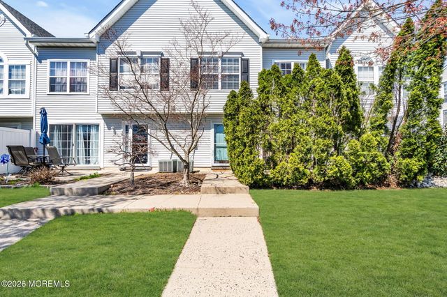 28 Madison Court, Tinton Falls, NJ 07712