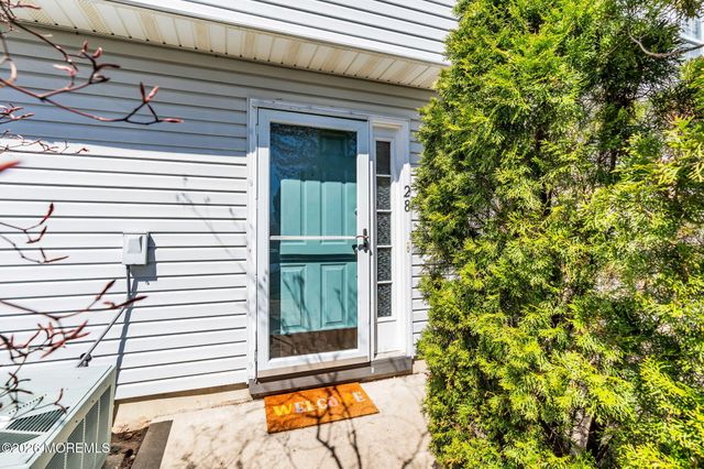 28 Madison Court, Tinton Falls, NJ 07712
