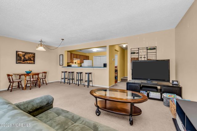 28 Madison Court, Tinton Falls, NJ 07712