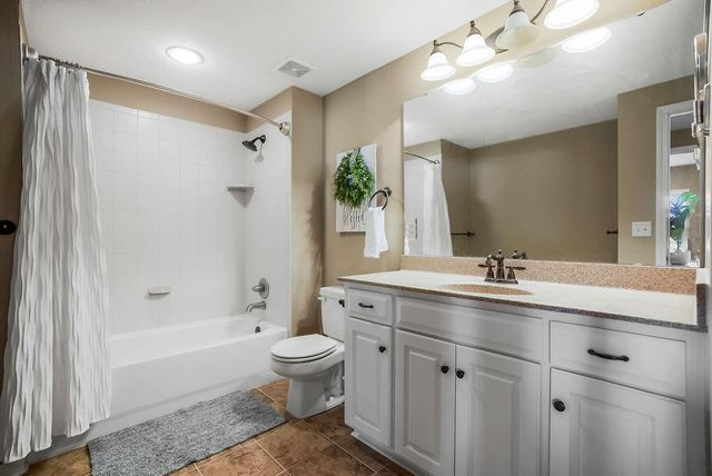 1205 Richards Circle, Raymore, MO 64083