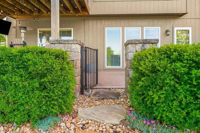 1205 Richards Circle, Raymore, MO 64083