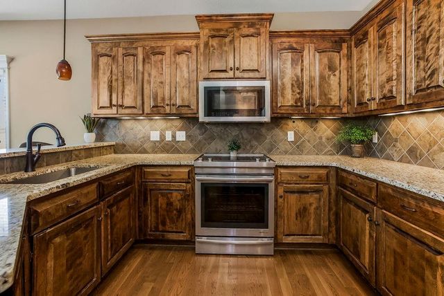 1205 Richards Circle, Raymore, MO 64083