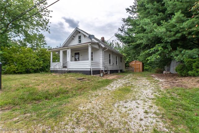 2371 Greensburg Road, North Canton, OH 44720