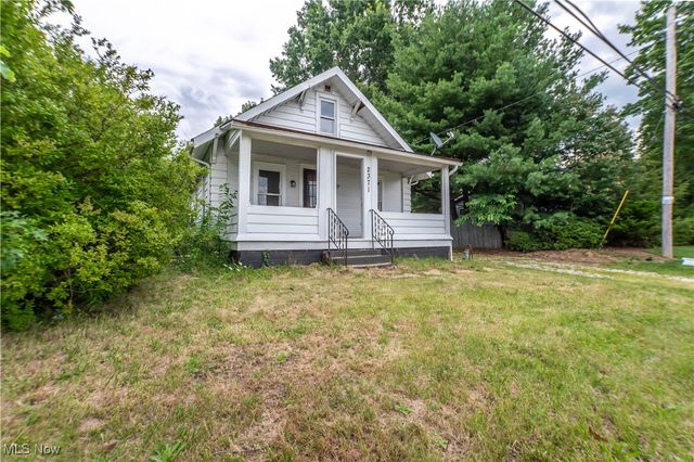 2371 Greensburg Road, North Canton, OH 44720