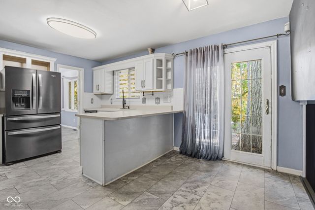 4404 Devon Lake Road, Indianapolis, IN 46226