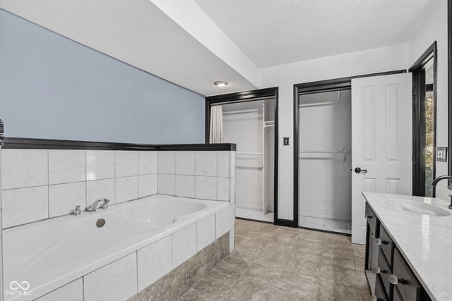 4404 Devon Lake Road, Indianapolis, IN 46226