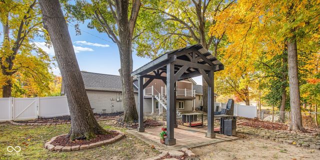 4404 Devon Lake Road, Indianapolis, IN 46226