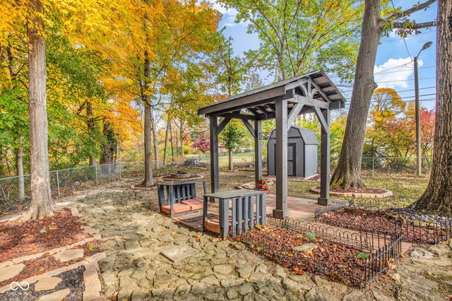 4404 Devon Lake Road, Indianapolis, IN 46226