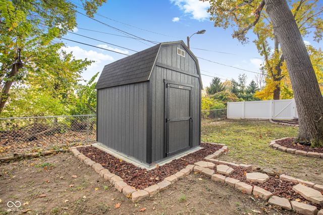 4404 Devon Lake Road, Indianapolis, IN 46226