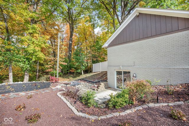 4404 Devon Lake Road, Indianapolis, IN 46226