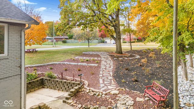 4404 Devon Lake Road, Indianapolis, IN 46226
