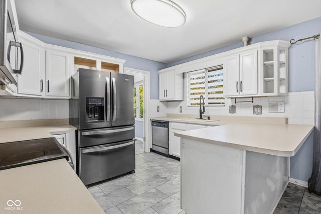 4404 Devon Lake Road, Indianapolis, IN 46226