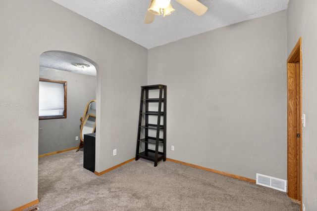 320 NW 6th Avenue, Waverly, IA 50677