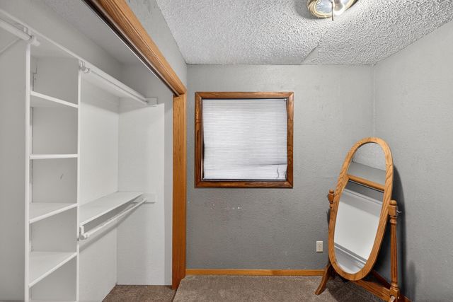 320 NW 6th Avenue, Waverly, IA 50677