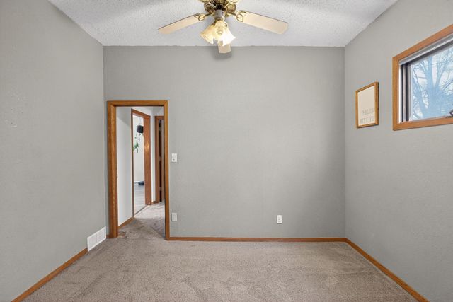 320 NW 6th Avenue, Waverly, IA 50677