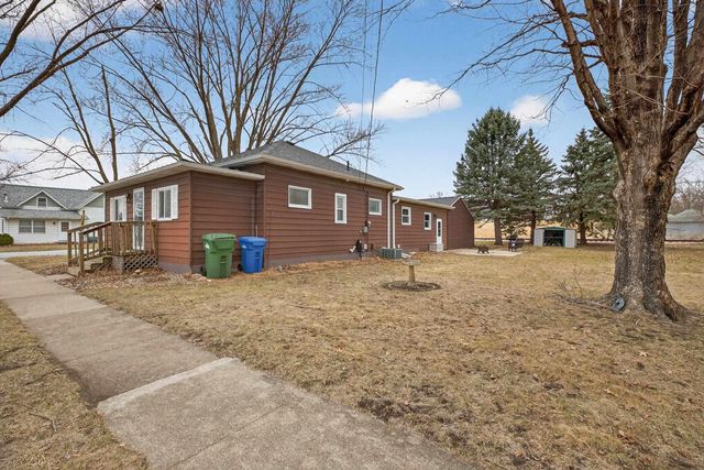 320 NW 6th Avenue, Waverly, IA 50677