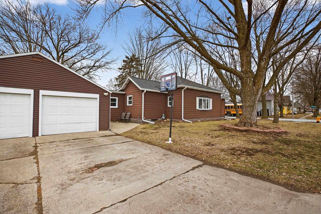 320 NW 6th Avenue, Waverly, IA 50677