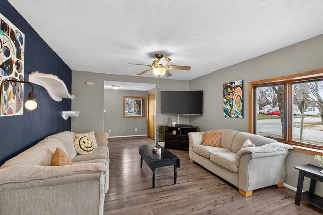 320 NW 6th Avenue, Waverly, IA 50677