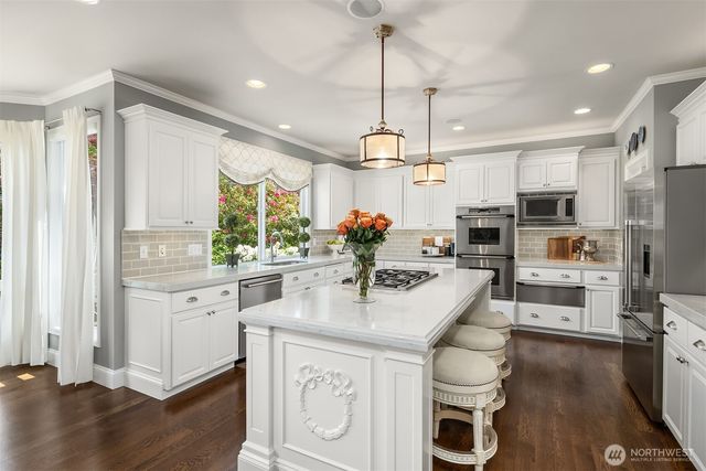 6606 Fairway Avenue SE, Snoqualmie, WA 98065