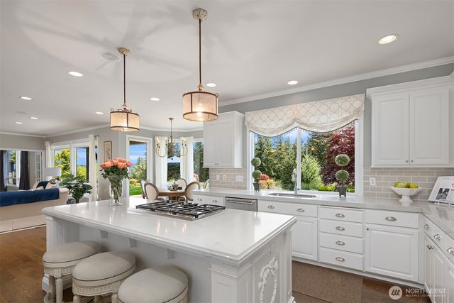 6606 Fairway Avenue SE, Snoqualmie, WA 98065