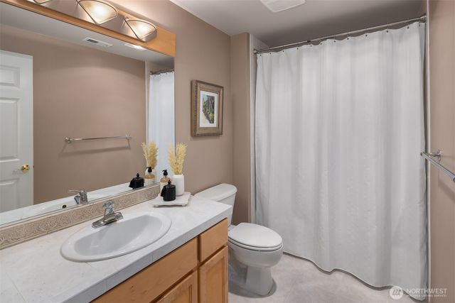 6606 Fairway Avenue SE, Snoqualmie, WA 98065