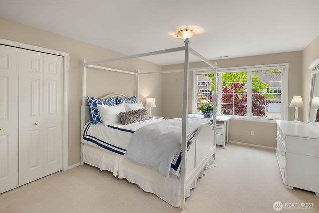6606 Fairway Avenue SE, Snoqualmie, WA 98065