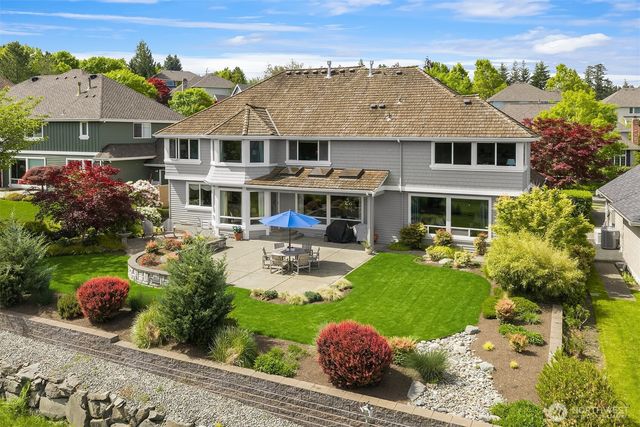 6606 Fairway Avenue SE, Snoqualmie, WA 98065