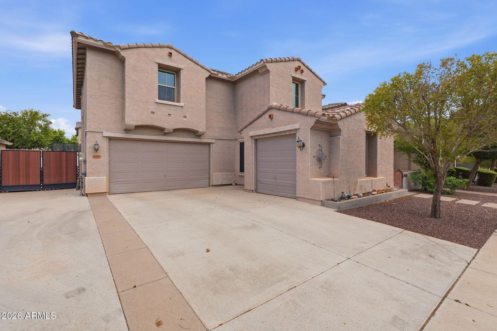 15582 W CORTEZ Street, Surprise, AZ 85379 — photo 2