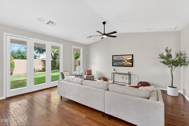 2480 E HONEYSUCKLE Place, Chandler, AZ 85286