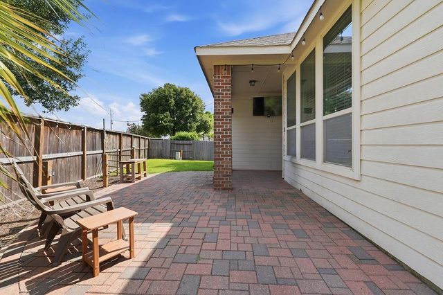 601 Chesterfield Lane, League City, TX 77573