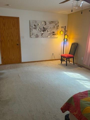 5147 69th Street, Urbandale, IA 50322