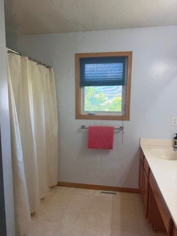 5147 69th Street, Urbandale, IA 50322
