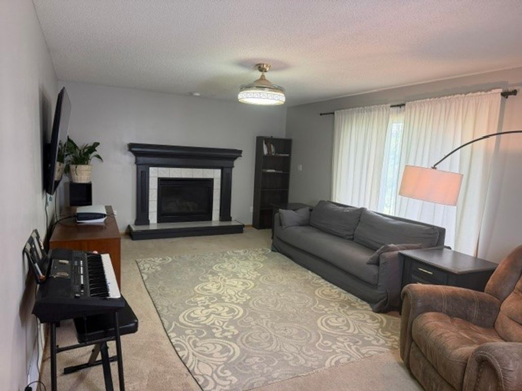 5147 69th Street, Urbandale, IA 50322