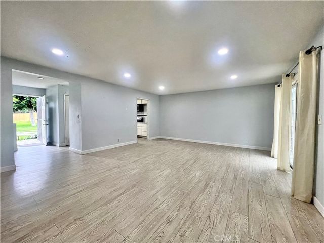624 S Sullivan 15D, Santa Ana, CA 92704