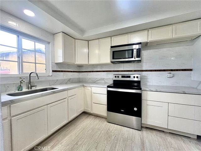 624 S Sullivan 15D, Santa Ana, CA 92704
