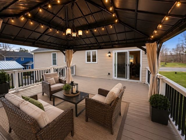 124 N Walker Street, Taunton, MA 02780