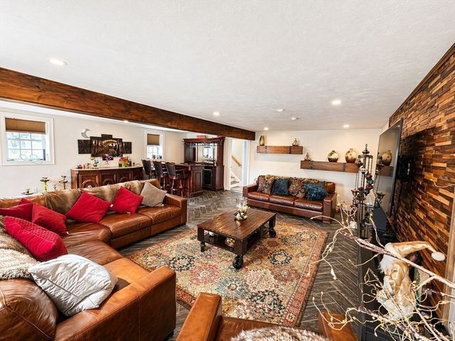 124 N Walker Street, Taunton, MA 02780