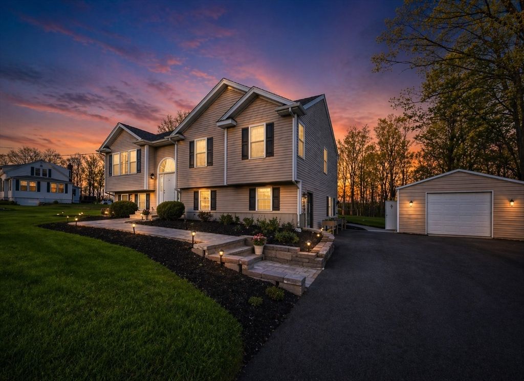 124 N Walker Street, Taunton, MA 02780