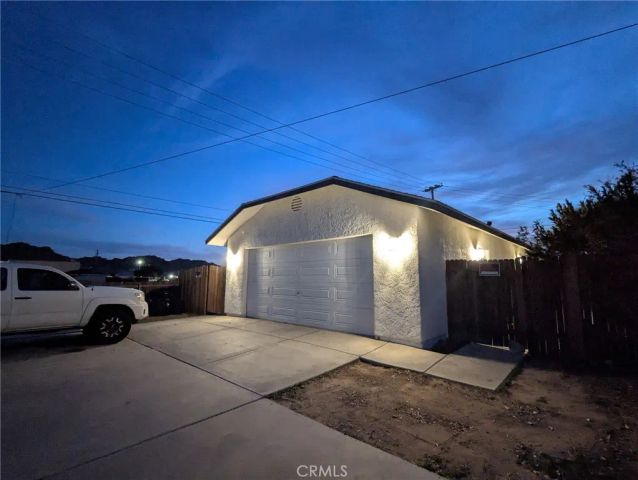 15354 Kiamichi Rd, Apple Valley, CA 92307