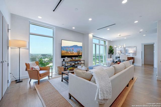 123 Lexington Ave Apt 1410, San Antonio, TX 78205