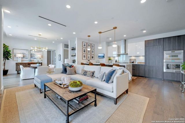 123 Lexington Ave Apt 1410, San Antonio, TX 78205