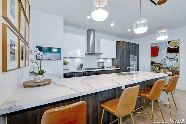 123 Lexington Ave Apt 1410, San Antonio, TX 78205