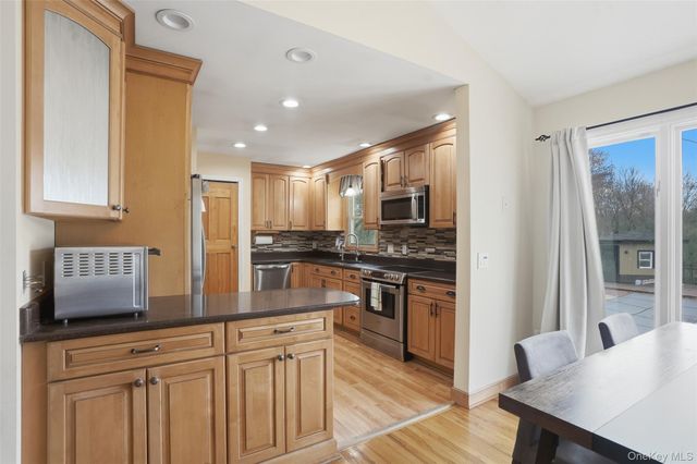 14 Feitsma Lane, Rock Tavern, NY 12575