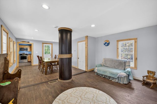 42 Trotting Park Road, Farmington, NH 03835